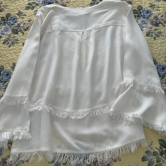 Natural Life NWOT creamy white blouse. Size Medium - Picture 4 of 5